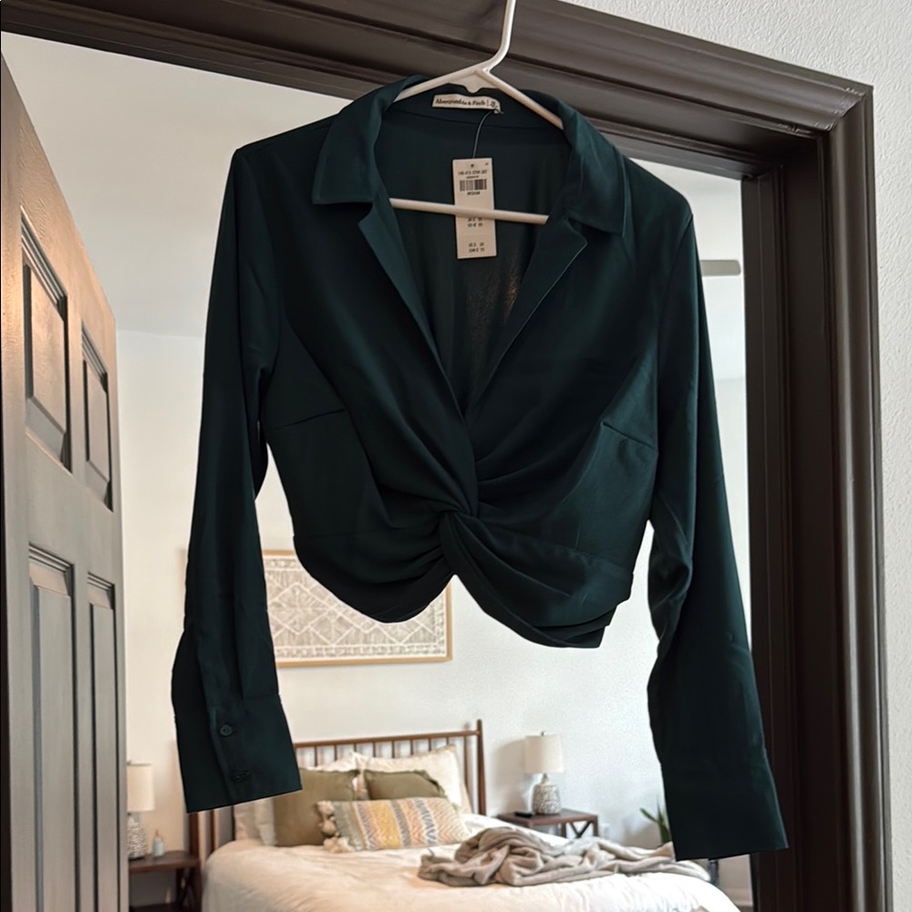Abercrombie & Fitch Green Notched Collar Crop Blouse